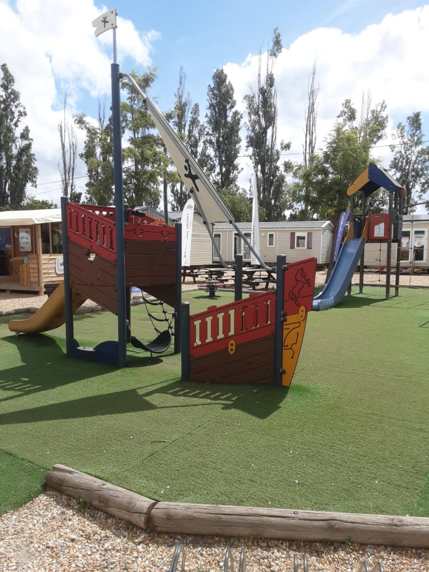 Fabuleux Mobil-Homme 4/6 Personnes Otel Fréjus Dış mekan fotoğraf