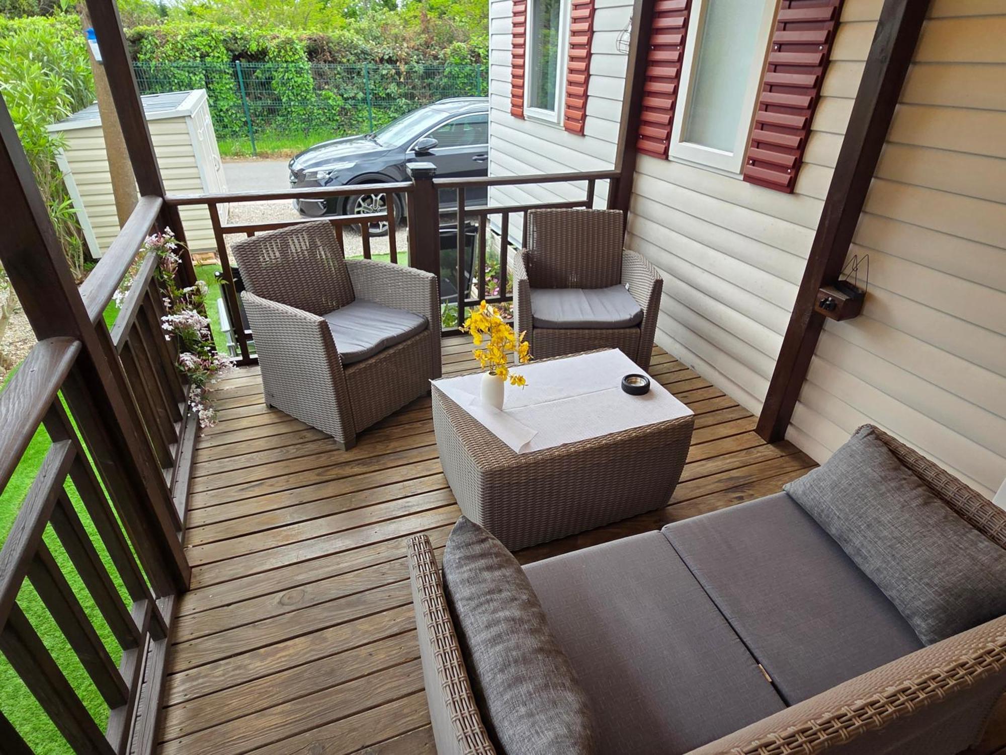 Fabuleux Mobil-Homme 4/6 Personnes Otel Fréjus Dış mekan fotoğraf